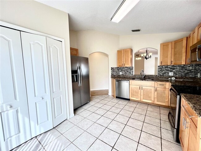 Building Photo - 10464 Blackmore Dr