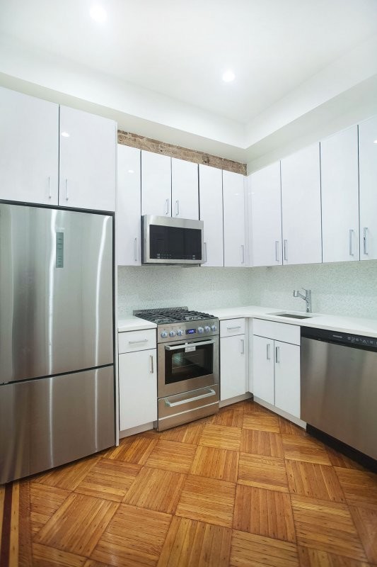 Building Photo - 105 W 136th St