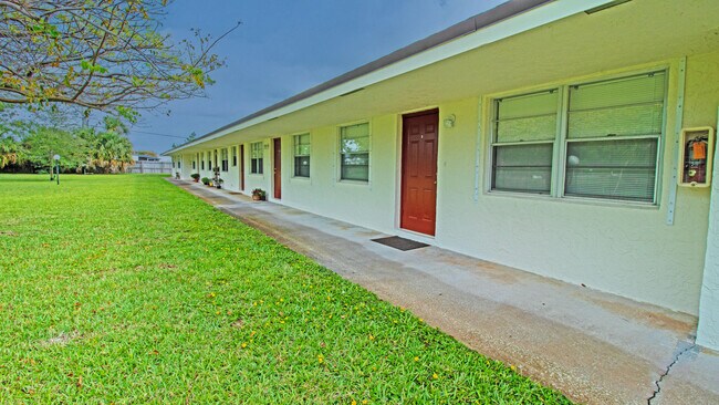 Foto del edificio - 8585 SE Church St