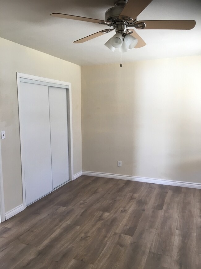 Building Photo - 1 Bedroom, 1 bath guesthouse with yard