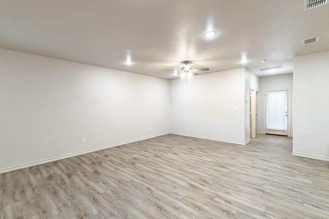 Foto del edificio - 5504 Kemper St