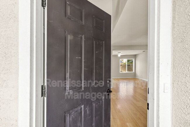 Foto del edificio - 433 Glenbriar Cir