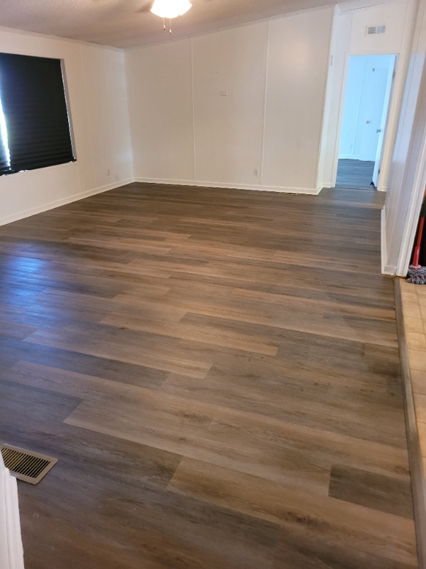 Building Photo - 135 Tesa Dr