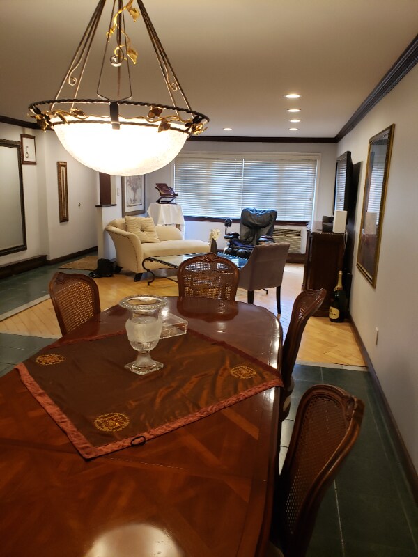 Foto del edificio - 1265 E 73rd St