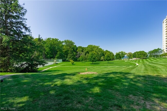 Building Photo - 1 Lakeshore Blvd