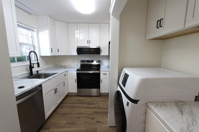 Building Photo - 2401 Gregory Dr