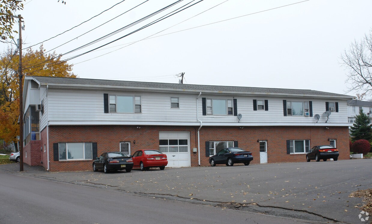904908 Country Club Dr, Bloomsburg, PA 17815 Apartments in