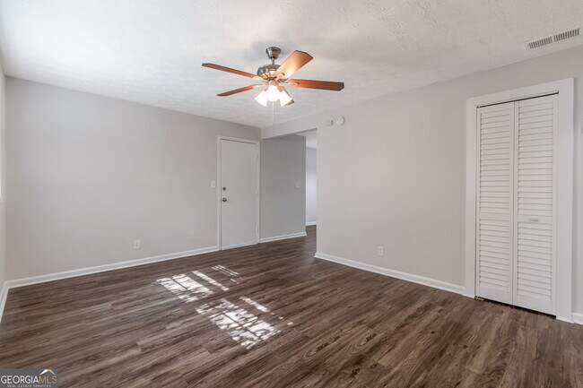 Foto del edificio - 2364 Peachwood Cir NE