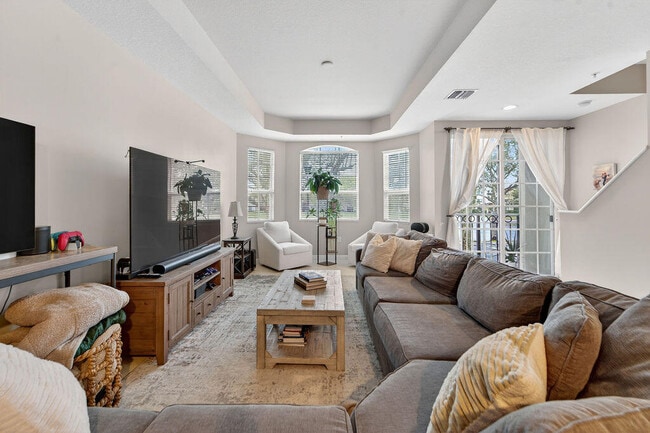 Foto del edificio - 11860 Valencia Gardens Ave