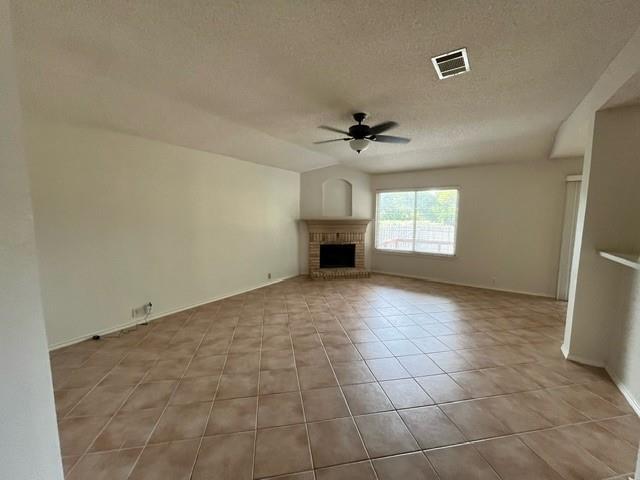 Building Photo - 2004 Coats Cir