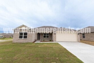 Building Photo - 1175 Gallery Dr