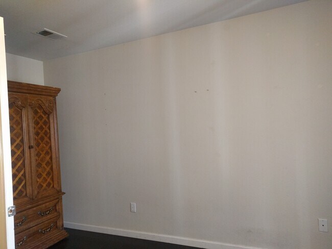 Foto del edificio - 5674 Impatiens Cmn