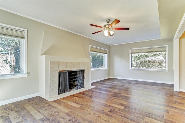 Foto del edificio - 3309 Lawrence St