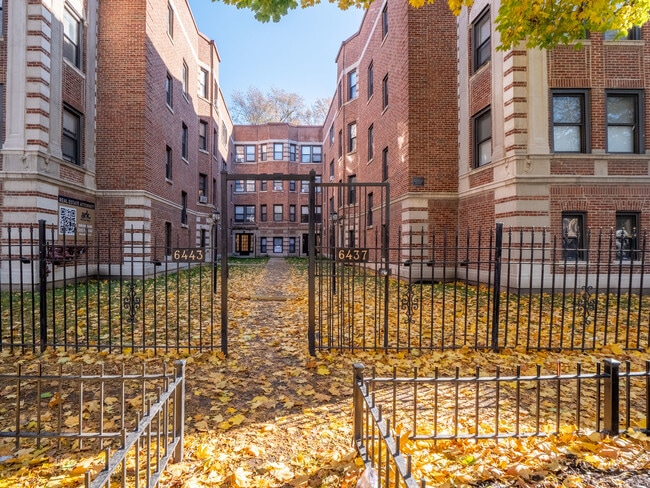 Foto del edificio - 6439 N Hamilton Ave