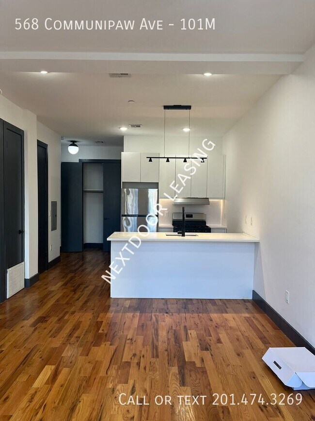 Building Photo - 568 Communipaw Ave