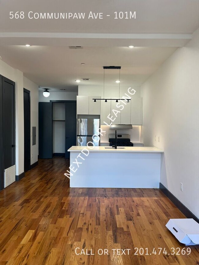 Building Photo - 568 Communipaw Ave