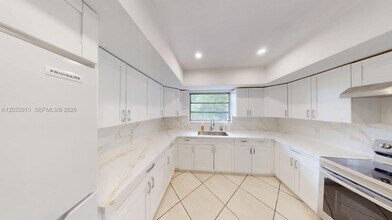 Building Photo - 7882 Grand Canal Dr