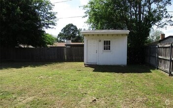 Building Photo - 3625 Stephenson Dr