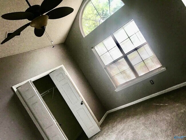 Foto del edificio - 106 Brookstone Ln
