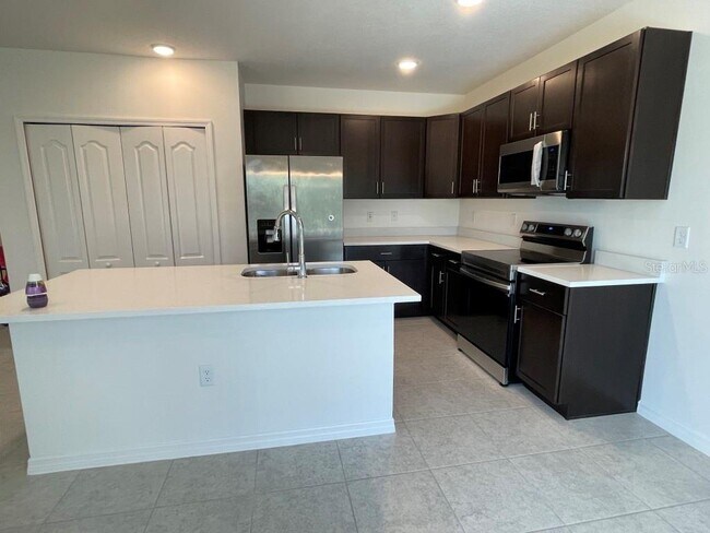 Foto del edificio - 2121 Pecos Dr