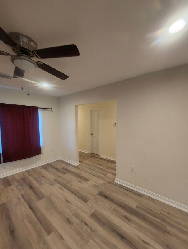 Foto principal - 3300 Dickinson Ave