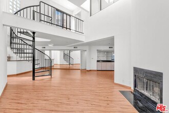 Building Photo - 12000 Goshen Ave