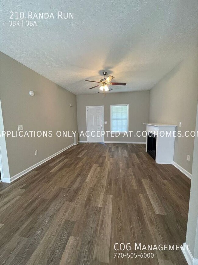 Building Photo - 210 Randa Run