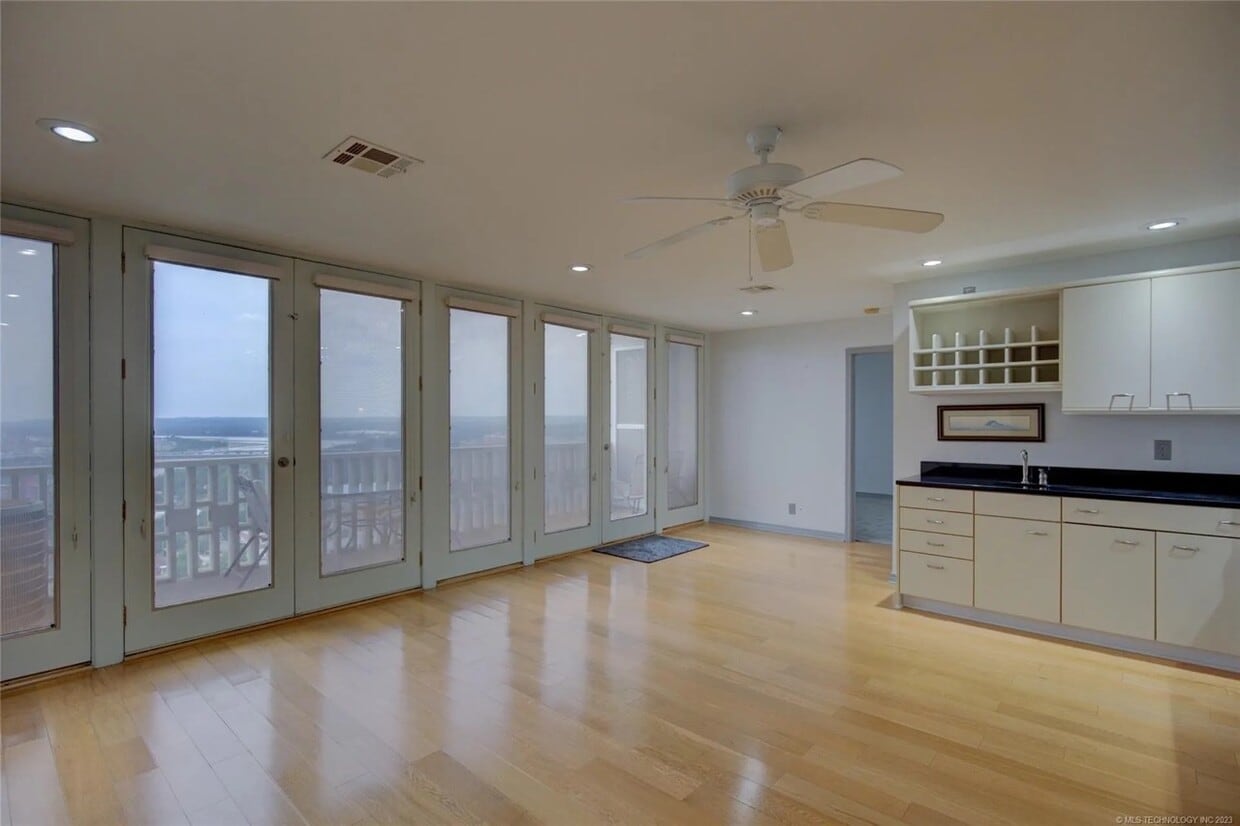 1502 S Boulder Ave Unit 23B, Tulsa, OK 74119 Condo for Rent in Tulsa