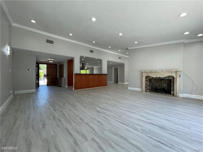 Building Photo - 6 br, 3 bath House - 24204 Calvert St