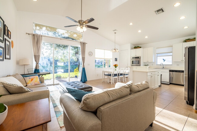 Foto del edificio - 2287 Newport Isles Blvd