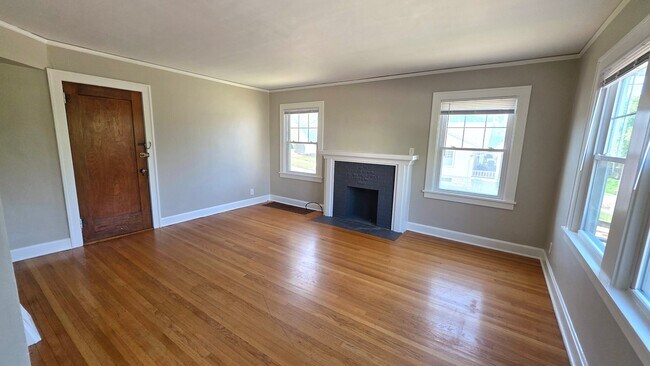 Foto del edificio - 1432 W 48th St