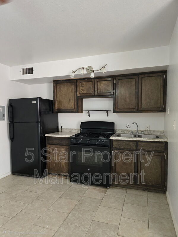 Foto del edificio - 1654 Exeter Dr