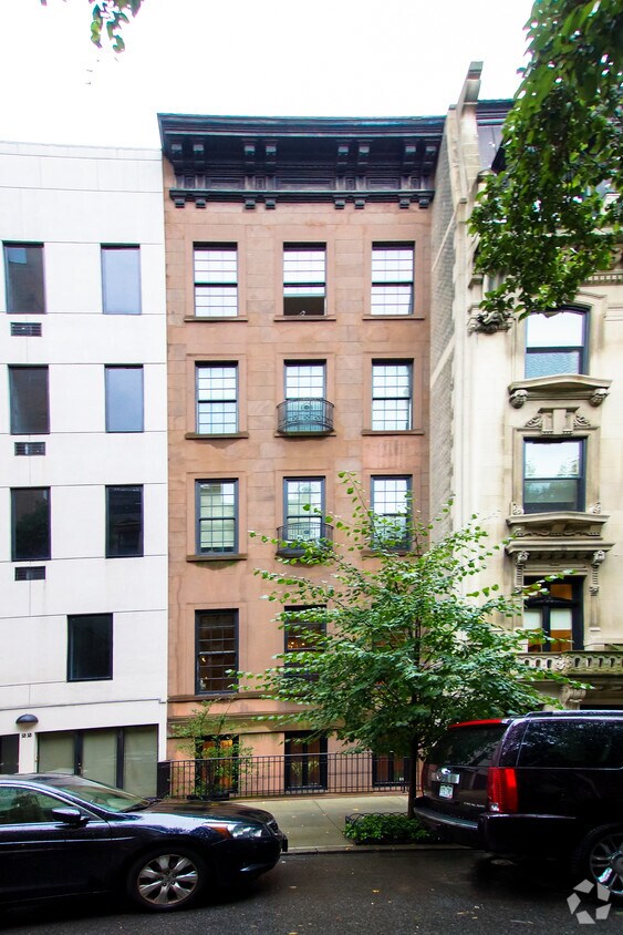 Building Photo - 20 E 81st St