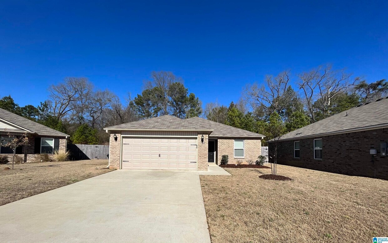 Foto principal - 752 The Heights Ln