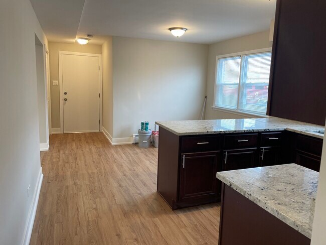 Foto del edificio - 7541 Roberts Rd