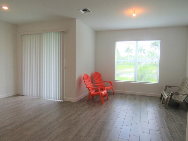 Foto del edificio - 4332 Pond Lily Ln