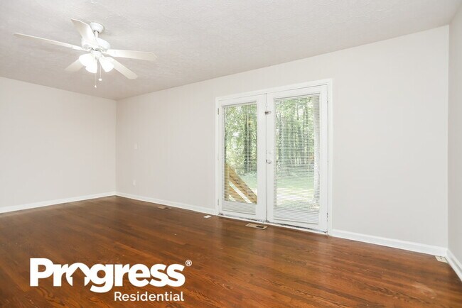 Building Photo - 2475 Castile Dr