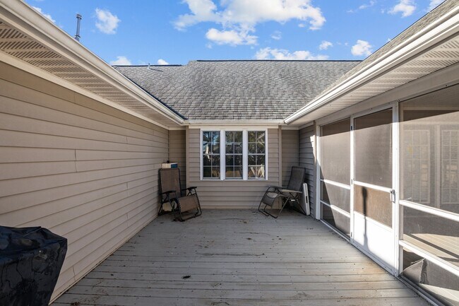 Building Photo - 203 Barrington Way