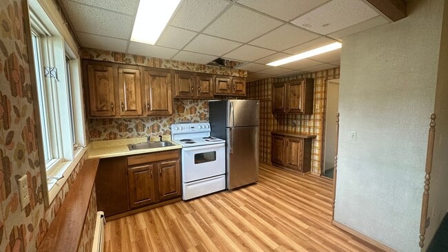 Building Photo - 2591 Riverview Dr