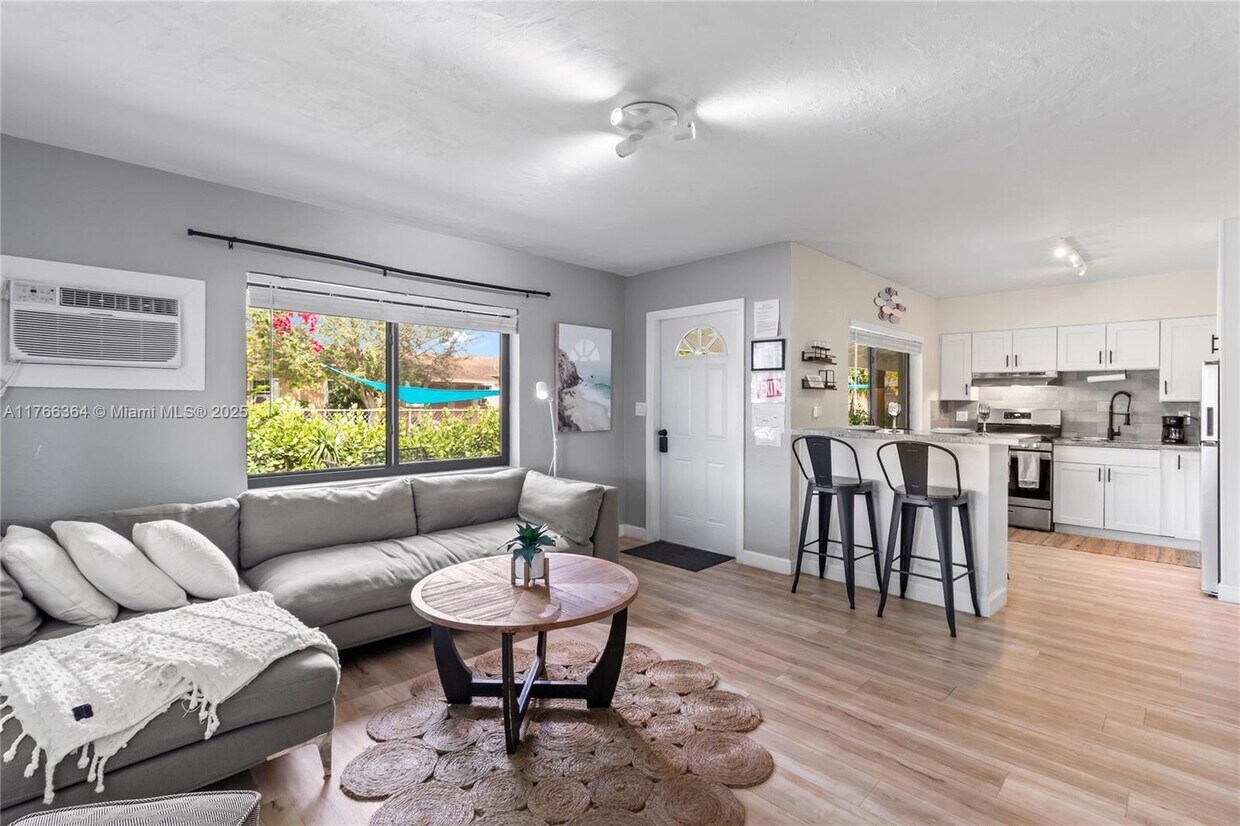 Foto principal - 715 NE 6th St