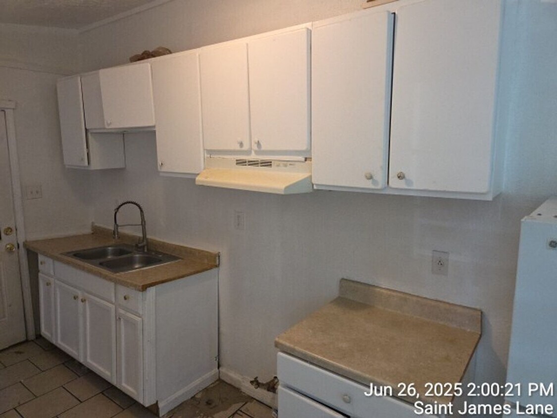 Building Photo - Nice 3BD/1BA