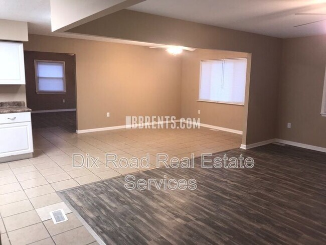 Foto del edificio - 7100 Kinsey Rd