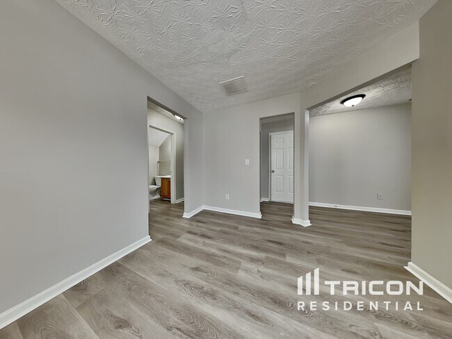 Building Photo - 1437 Gates Cir SE
