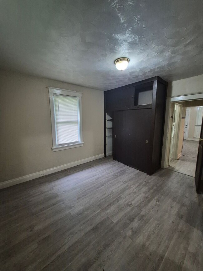Foto del edificio - 2140 Rosebud Ave