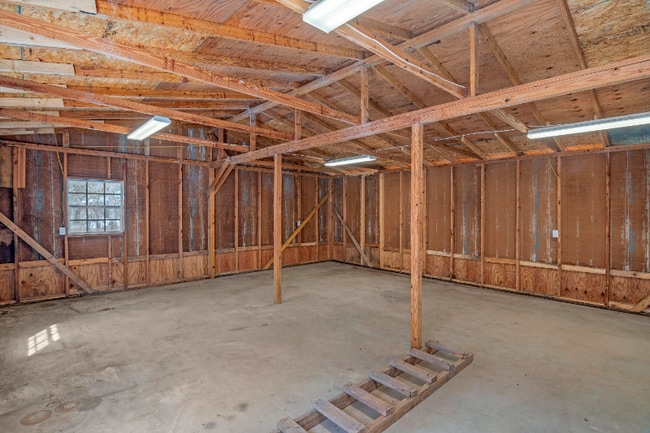 Building Photo - 276 N McDonald St