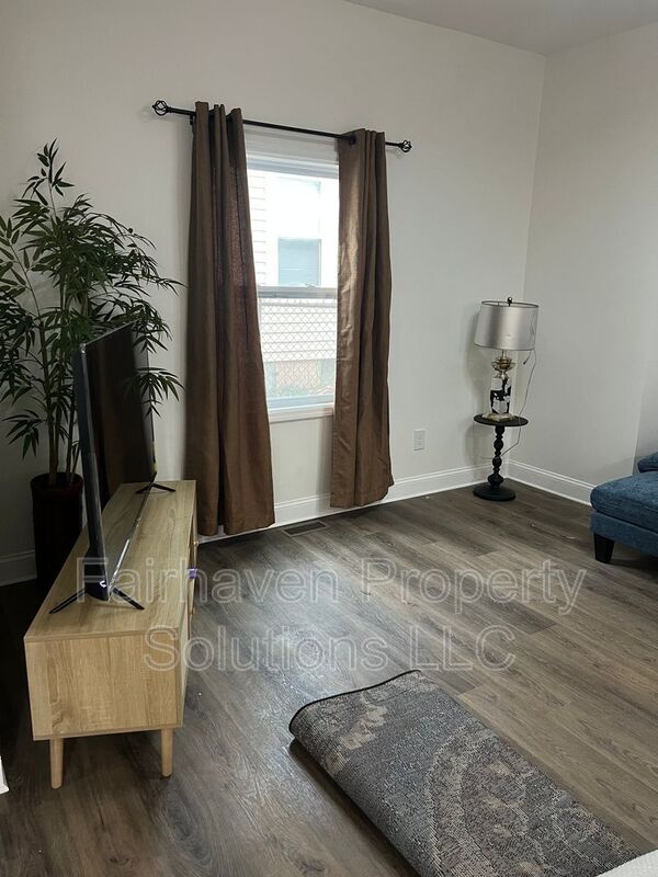 Foto del edificio - 2827 E 5th Ave