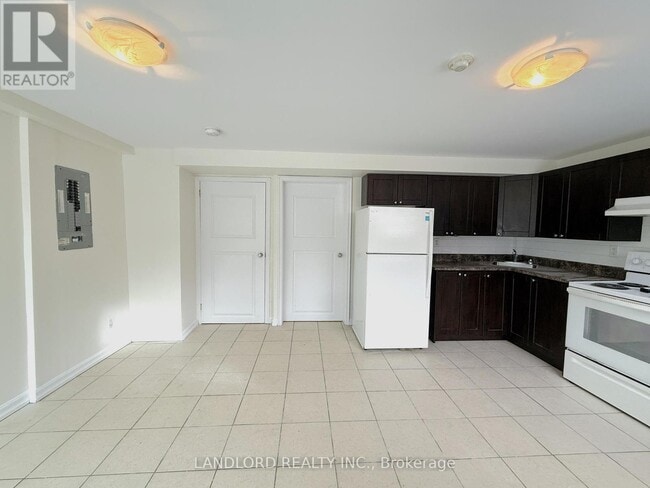 Building Photo - 1 Clinton St