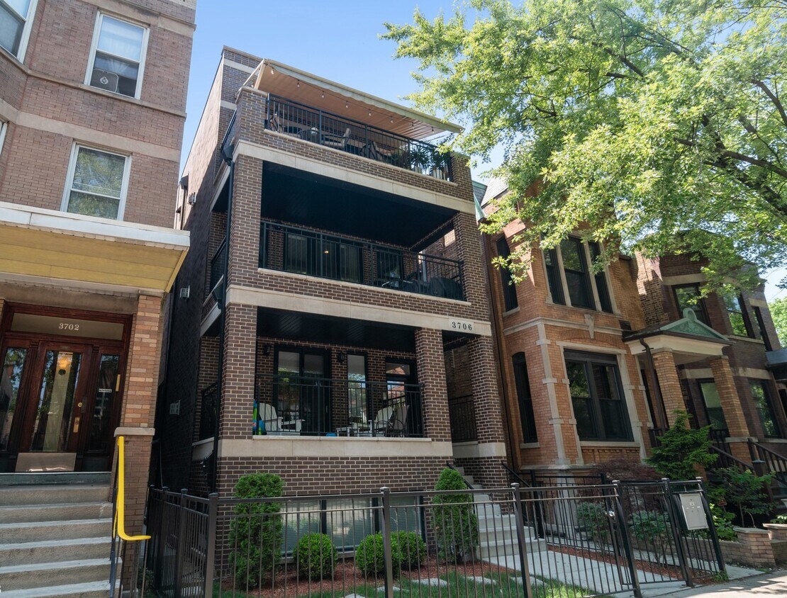 Primary Photo - 3706 N Damen Ave