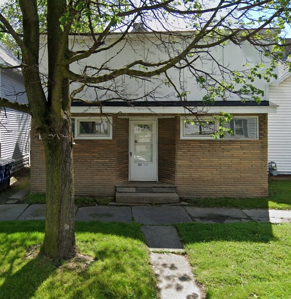 Building Photo - 2340 Elm St
