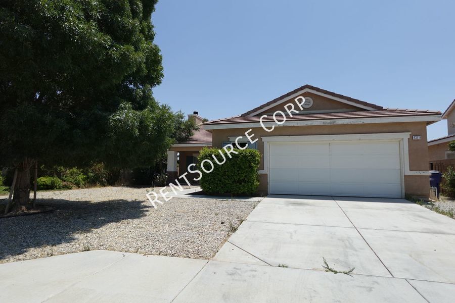 Primary Photo - 4 Bedroom Single Story Home for Rent in We...